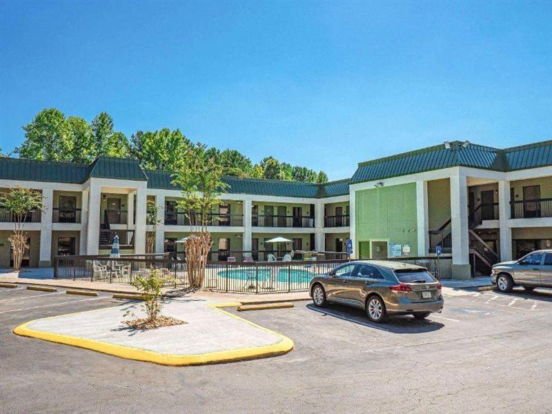 Quality Inn & Suites Near Six Flags - Austell Εξωτερικό φωτογραφία