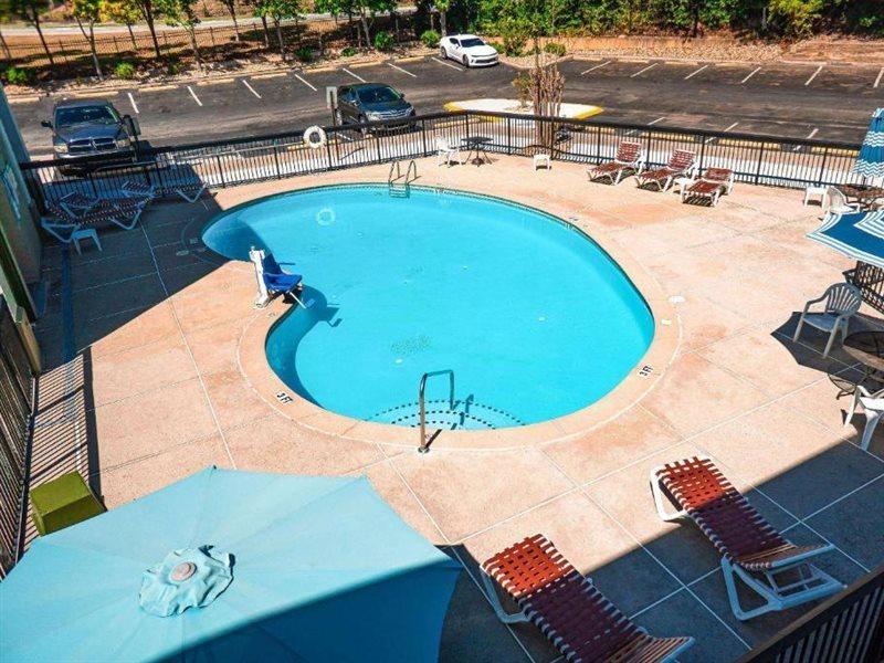 Quality Inn & Suites Near Six Flags - Austell Εξωτερικό φωτογραφία