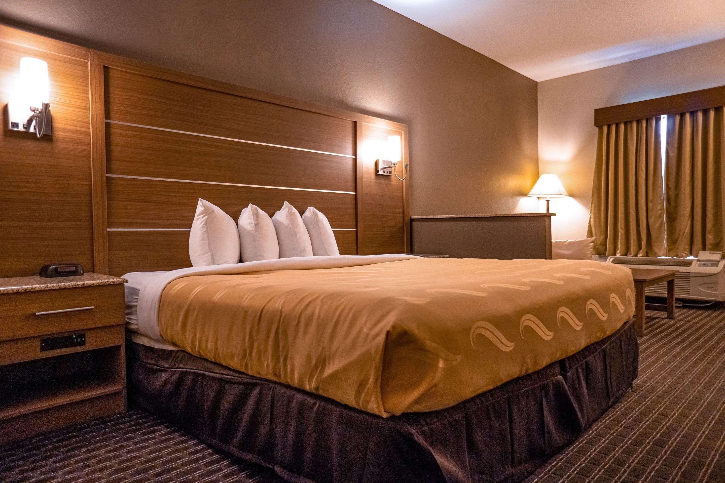 Quality Inn & Suites Near Six Flags - Austell Εξωτερικό φωτογραφία