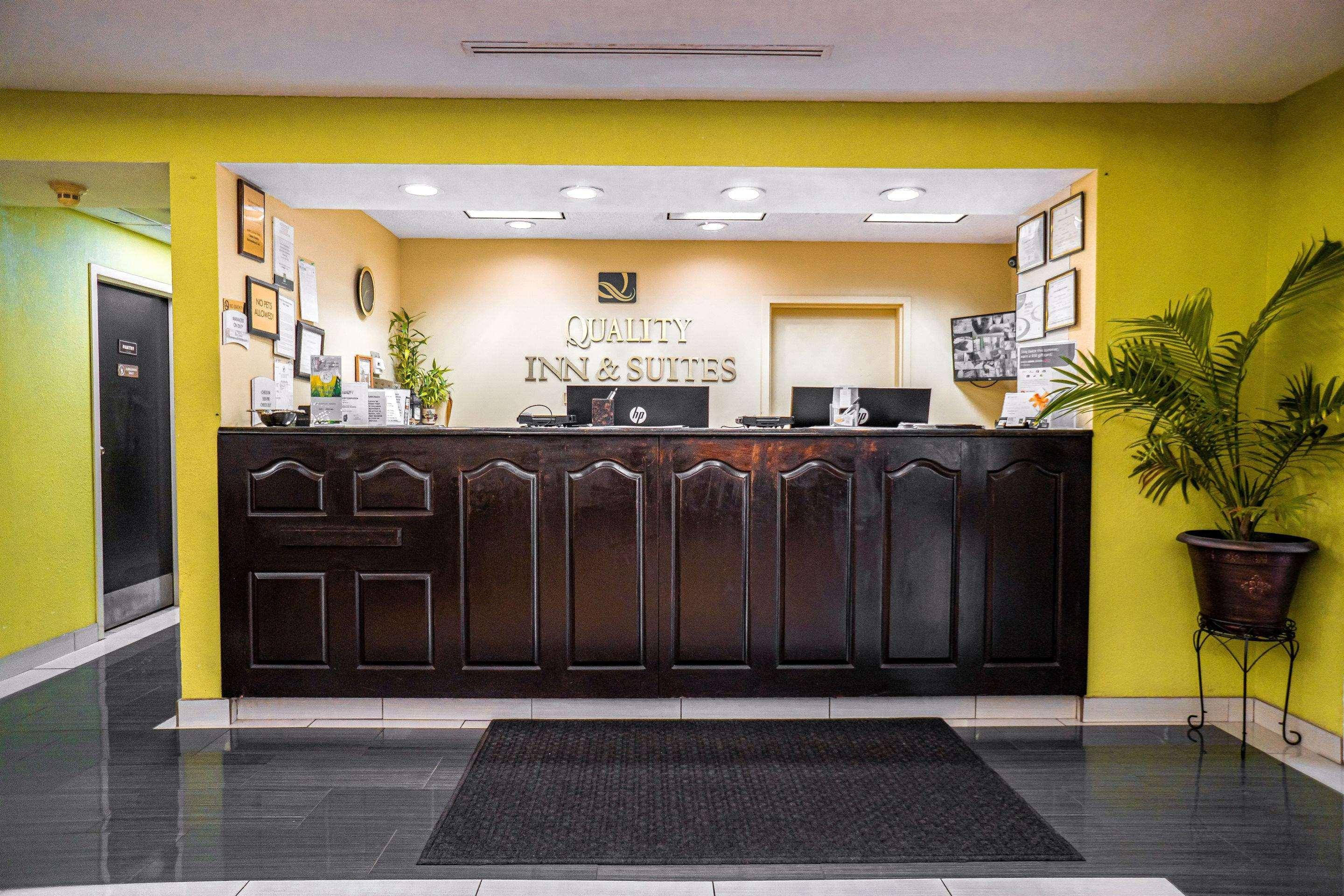 Quality Inn & Suites Near Six Flags - Austell Εξωτερικό φωτογραφία