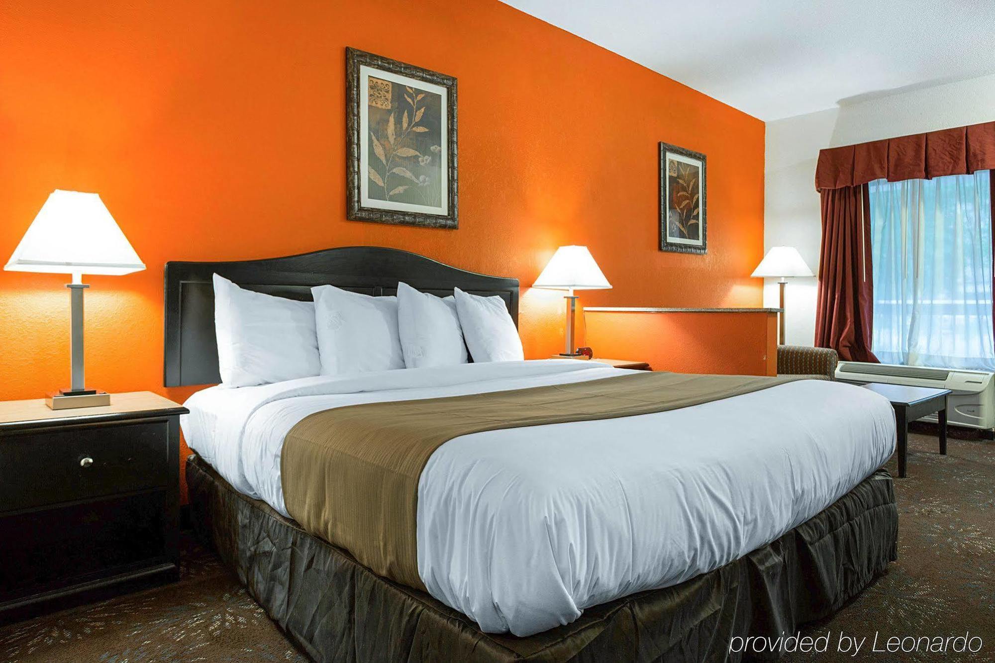 Quality Inn & Suites Near Six Flags - Austell Εξωτερικό φωτογραφία