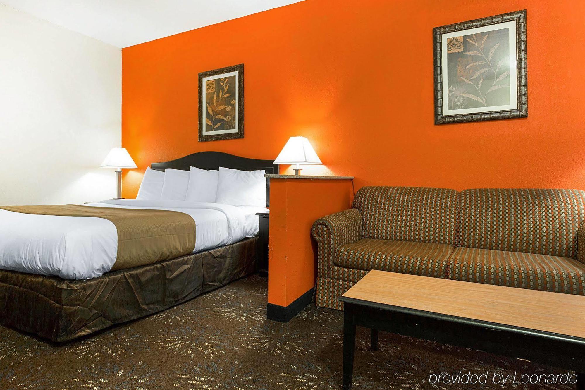 Quality Inn & Suites Near Six Flags - Austell Εξωτερικό φωτογραφία