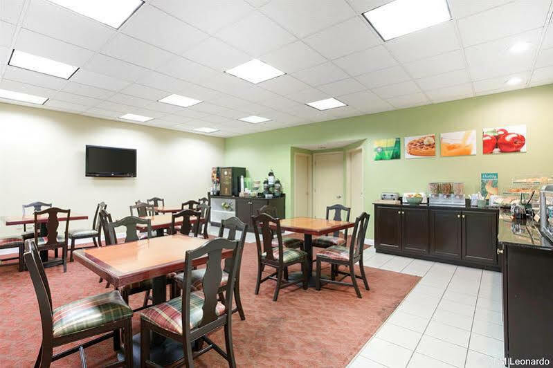 Quality Inn & Suites Near Six Flags - Austell Εξωτερικό φωτογραφία